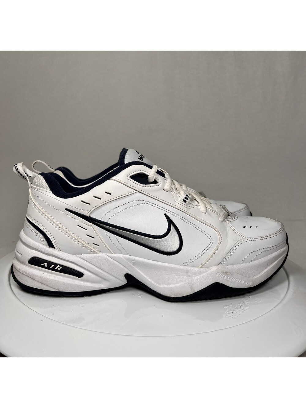 Nike Air Monarch IV 4 White Navy Silver 415445-102 “Dad Shoes” Men’s Size 10